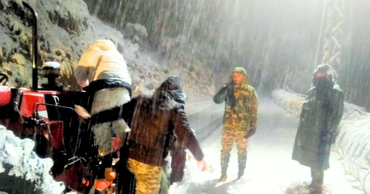 وادی تیراہ میں برفباری کے باعث پھنسے ہوئے آئی ڈی پیز